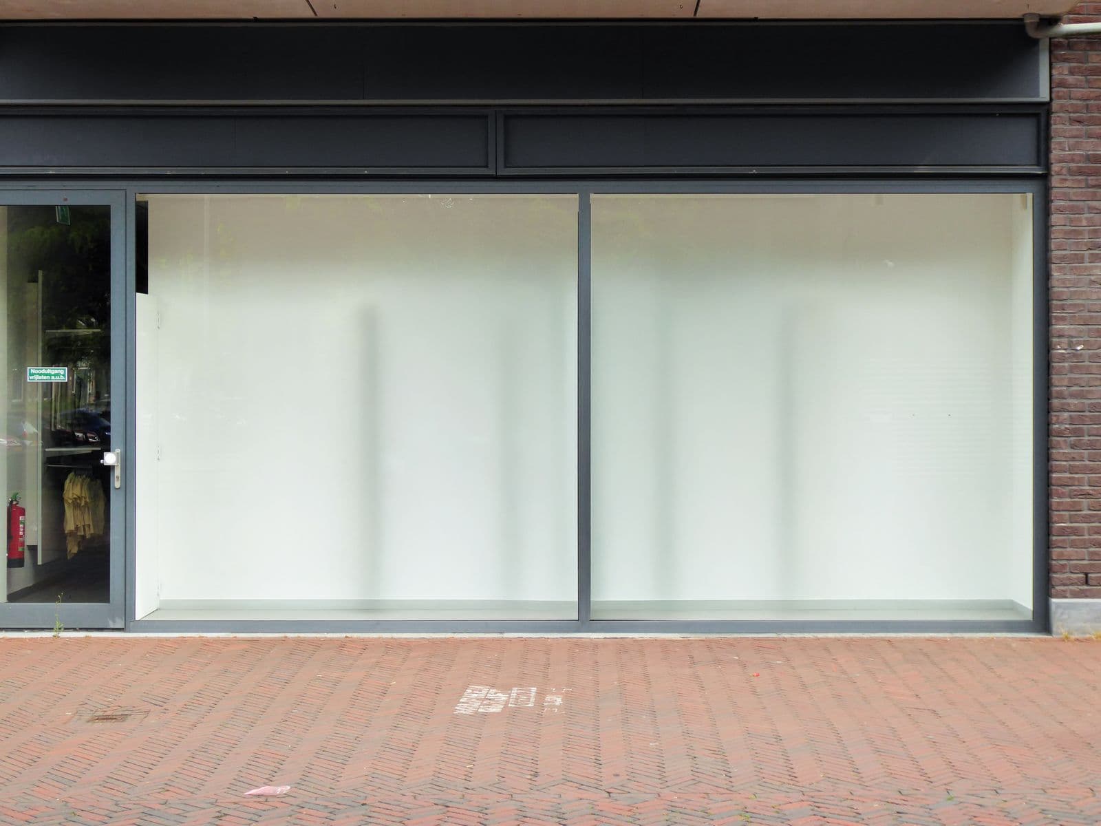 ใต้คอนโด อิมเมจ สุขุมวิท 49 - representative Retail photo