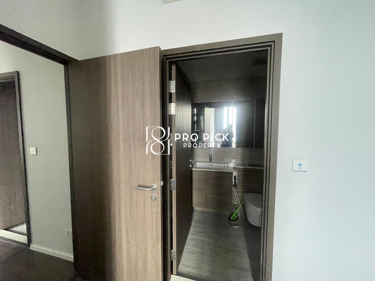 For Rent Condo Whizdom Essence Sukhumvit BTS Punnawithi PP-00324 more photos