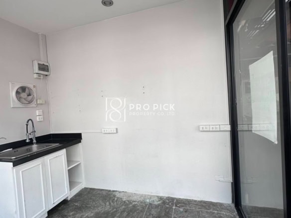 For Rent Retail Space BTS Phromphong Watthana Sukhumvit PP-00001